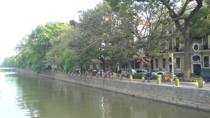 Ilha de Shamian, vista a partir do continente de Guangzhou / David Wong/Wikimedia Commons