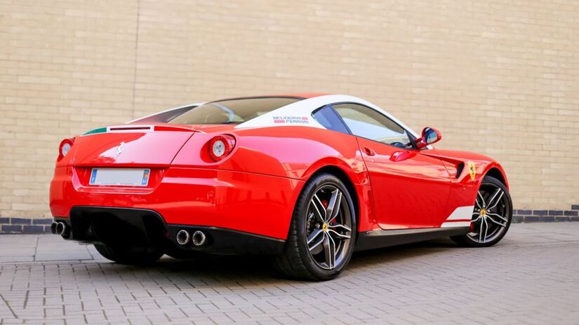 No caso de carros de luxo, cujos valores podem ultrapassar os R$ 8 milhões, os proprietários teriam que arcar com cerca de R$ 200 mil ou mais em impostos (Pixabay/Pexels)