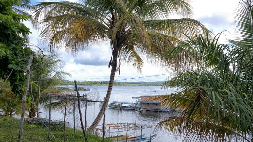A Ilha de Tinhar&eacute; combina natureza exuberante, hist&oacute;ria e turismo sustent&aacute;vel / Ot&aacute;vio Nogueira/Wikimedia Commons