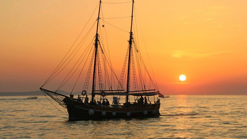 O tom avermelhado vem do cobre, elemento com propriedades biocidas amplamente usado em tintas anti-incrustantes. Unsplash/Katherine McCormack
