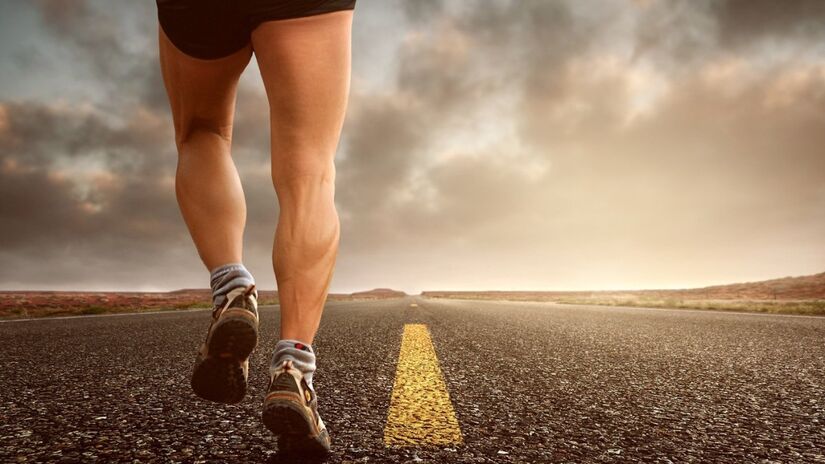 Pernas grossas por músculos costumam apresentar firmeza e definição ao toque / Pixabay