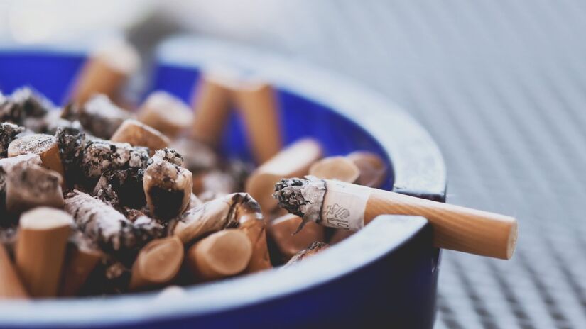 Parar de fumar reduz o risco progressivamente e melhora a saúde dos pulmões (Pixabay)