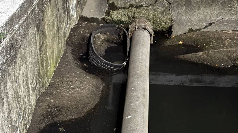 Mais de 5,7 mil toneladas de resíduos foram retiradas dos canais no último ano/Jonatas Oliveira - DL