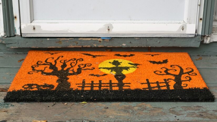 Entre praticidade e est&eacute;tica, o capacho segue como aliado da rotina dom&eacute;stica / Pixabay