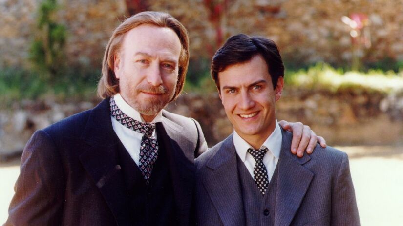 Altino (Odilon Wagner) e Augusto (Gabriel Braga Nunes)/Globo