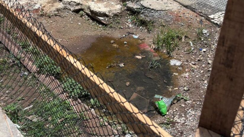 Enquanto arqueólogos defendem tempo para análise minuciosa, comerciantes e pedestres aguardam o fim dos transtornos. A Prefeitura afirma que o cronograma segue mantido para o primeiro semestre de 2025, equilibrando preservação histórica e uso cotidiano do Centro. Jonatas Oliveira/DL