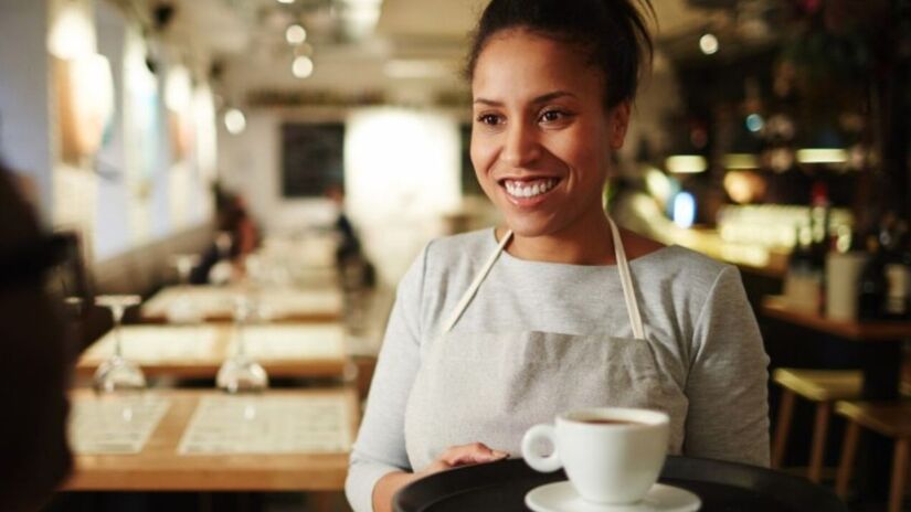 Retenção para encargos e custeio de obrigações sociais. O repasse dos valores ao trabalhador e a transparência na prestação de contas. /Freepik