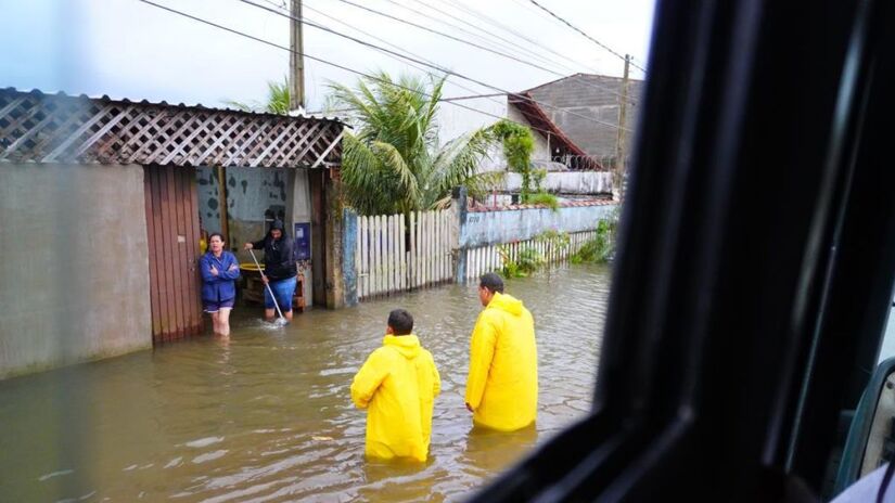 O sistema de drenagem entrou em colapso, atingindo áreas que historicamente não registravam alagamentos /Divulgação