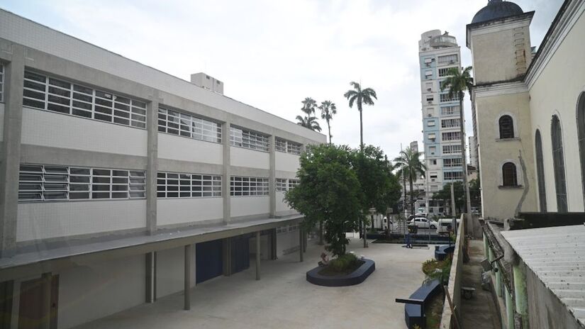 Unidade conta com 20 salas de aula totalmente climatizadas e infraestrutura tecnológica de ponta para atender 500 alunos do ensino fundamental em período integral. /Divulgação