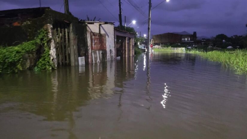 O desastre afetou moradores e turistas durante a alta temporada, deixando dezenas de pessoas desabrigadas e desalojadas /Divulgação
