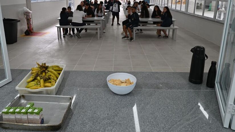 Com 100% de acessibilidade e monitoramento via CCO, a nova escola municipal estabelece um novo padrão de segurança e inclusão para a rede pública de Santos. /Divulgação