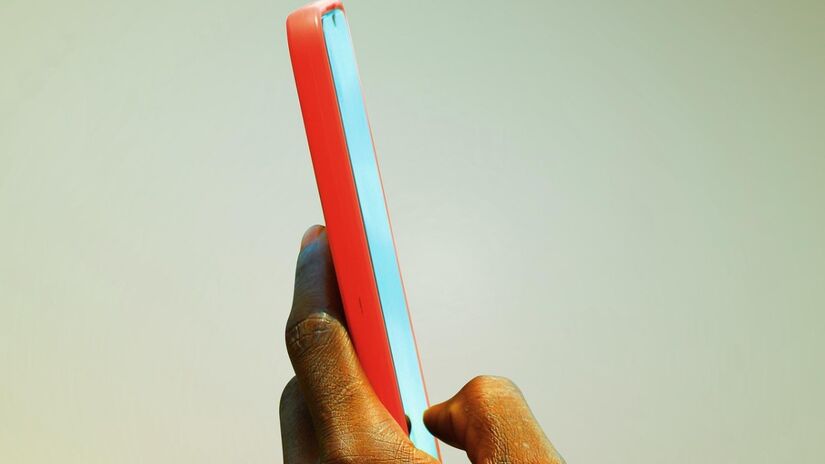 O celular é um item indispensável para todo mundo, principalmente no mundo do trabalho / Pixabay