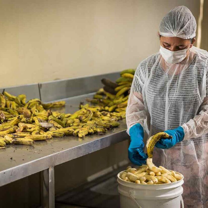O preparo é todo manual e segue rigorosos padrões de qualidade e higiene / Facebook