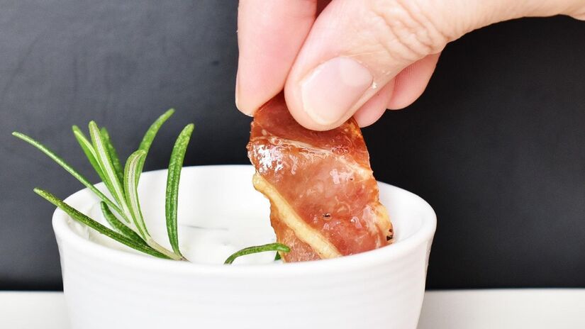 Optar por por&ccedil;&otilde;es menores ajuda a equilibrar o consumo mesmo em prepara&ccedil;&otilde;es mais leves / Pixabay