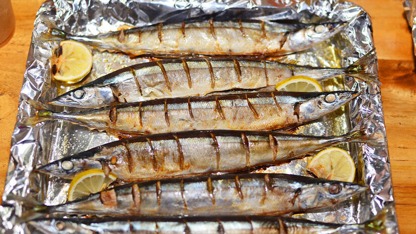 Versátil na cozinha: Pode ser assada, grelhada, frita, em escabeche, em bolos ou tortas, além da versão enlatada, que mantém muitos dos benefícios nutricionais. Freepik