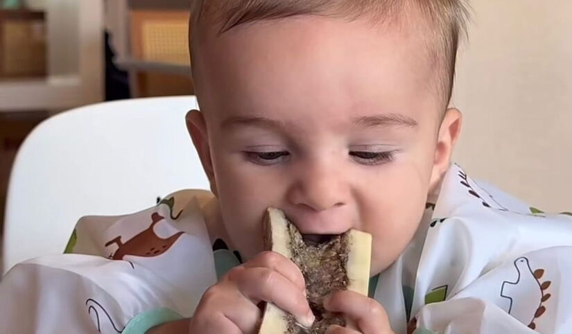 Gabriela explica que a escolha n&atilde;o &eacute; por 'excentricidade', mas para estimular os sentidos de Filippo desde cedo/ Reprodu&ccedil;&atilde;o/Instagram @gabimuxagata