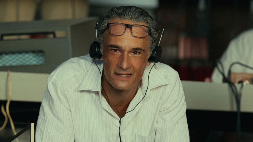 Rodrigo Santoro vive o técnico João Saldanha na produção/Alexandre Schneider/Netflix