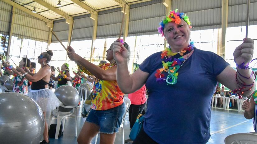 A programação contou com bailes temáticos, fantasias, marchinhas e até um 'aulão' de atividades físicas/Divulgação
