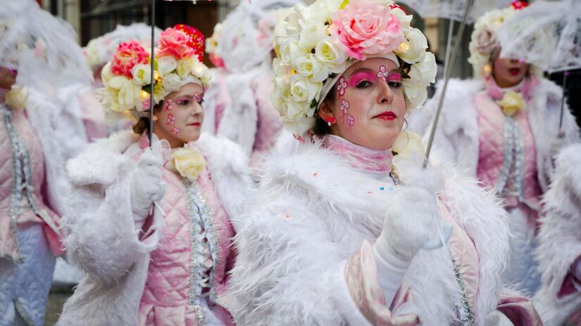 Blocos de rua movimentam bairros e mantêm tradição do Carnaval popular /Pexels