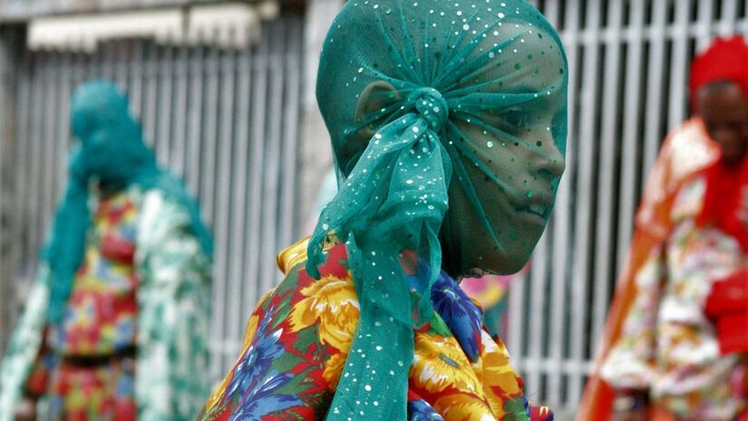 Estrutura com palco e iluminação reforça programação nas cidades do litoral /Pexels
