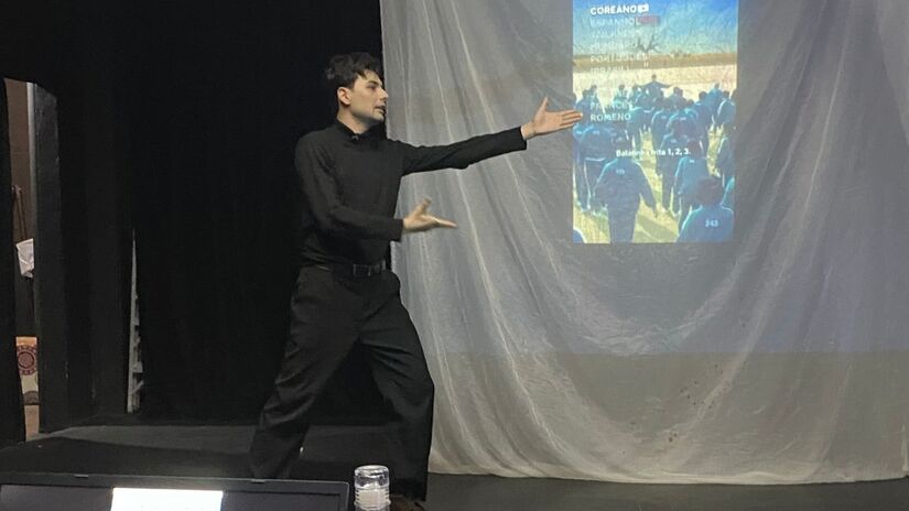 Para se manter relevante no mercado, a palavra-chave é capacitação. "Se você tem algo que a IA não pode oferecer, você será chamado", reforça Monteiro. Reprodução