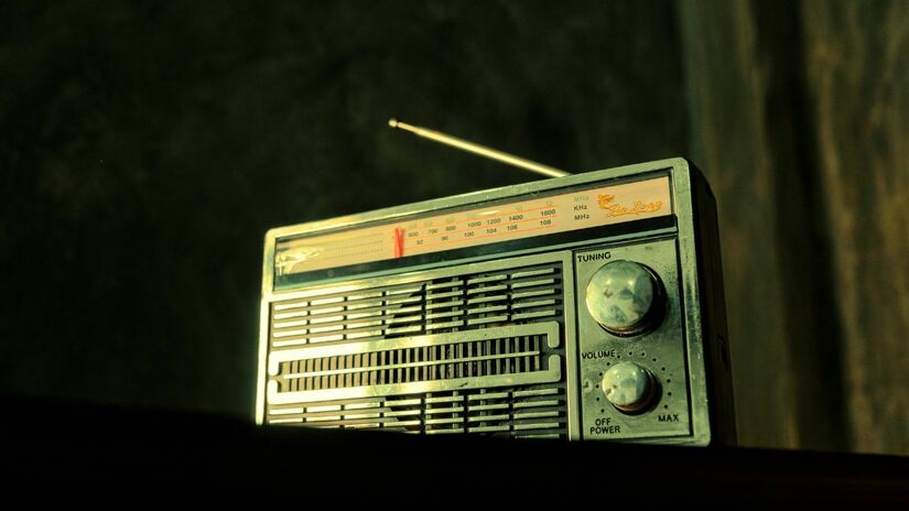 Antes da televisão, iniciou a trajetória no rádio ainda na adolescência, meio que sempre definiu como sua grande paixão profissional /Pexels