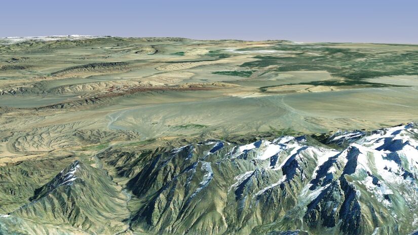 O plantio de árvores no Deserto de Taklamakan começou para conter o avanço das tempestades de areia / Bourrichon/Wikimedia Commons