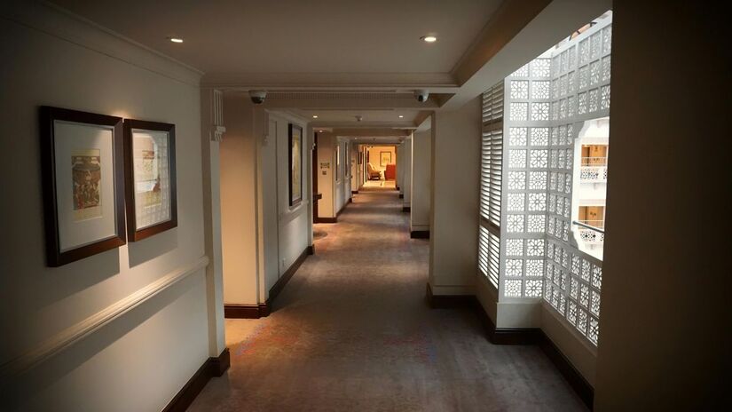 Quando reserva um hotel, Walder aconselha a pedir um quarto localizado entre o terceiro e o sexto andar/Pexels