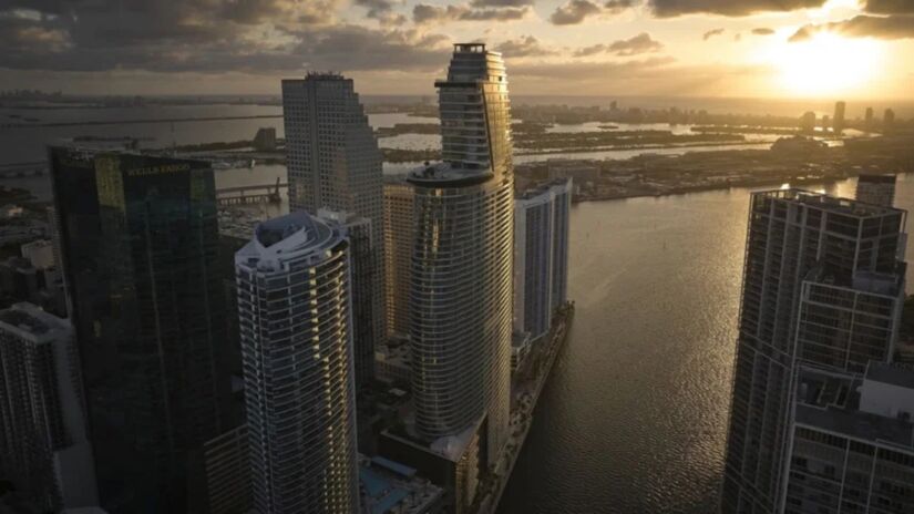 O edifício da Aston Martin contará com 45 andares e cerca de 200 unidades residenciais / Divulgação/Aston Martin