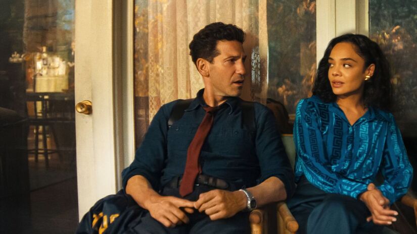 'Dele e Dela' é estrelado por Jon Bernthal e Tessa Thompson (Netflix/Divulgação)