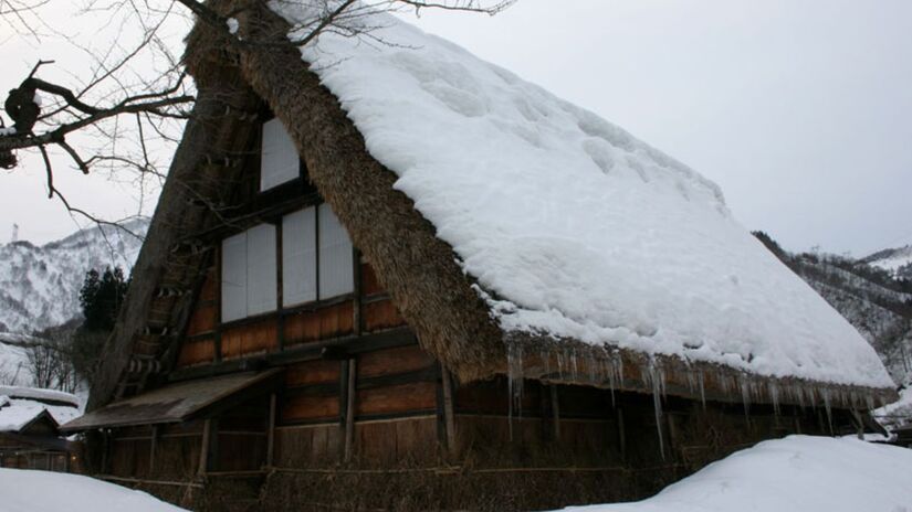 As aldeias históricas de Gokayama, na província de Toyama, são reconhecidas como Patrimônio Mundial pela UNESCO desde 1995 por preservarem arquitetura e tradições seculares/Wikipédia