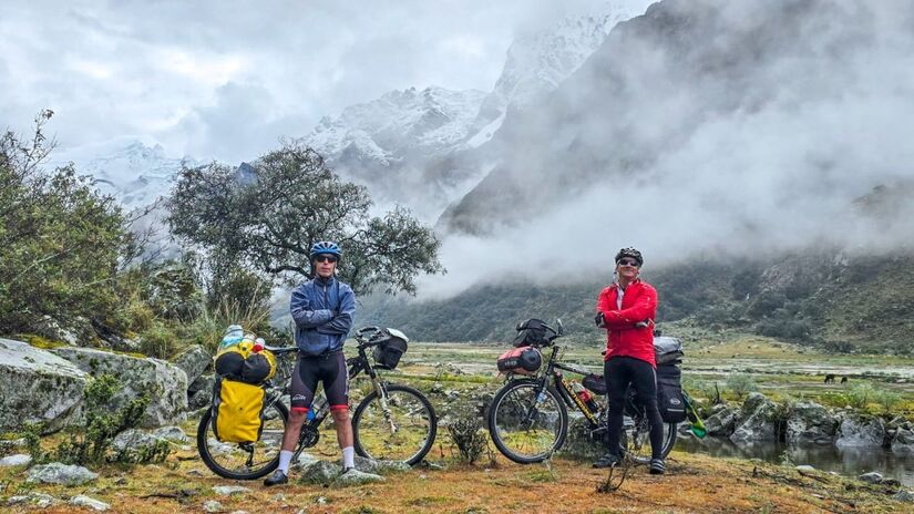 Veteranos do cicloturismo, Marco e Aramis pedalam juntos desde 2015. Esta foi a 12ª expedição da dupla, que já explorou os Andes no Chile, Argentina e Bolívia, mas encontrou no Peru o desafio mais duro de suas trajetórias até agora/Marco Brandão