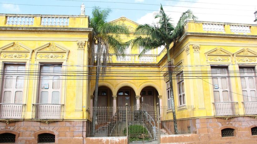 Praia do Laranjal, às margens da Lagoa dos Patos, é um dos principais pontos de lazer do município/Divulgação/PMP