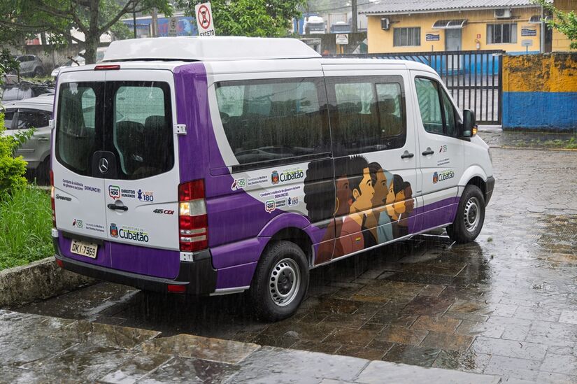 Além da estrutura física na delegacia, a Prefeitura lançou a Van da Mulher e Direitos Humanos (Divulgação/PMC)