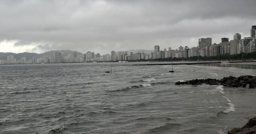 O sábado amanheceu nublado e com chuva em algumas cidades da região / Nair Bueno/DL