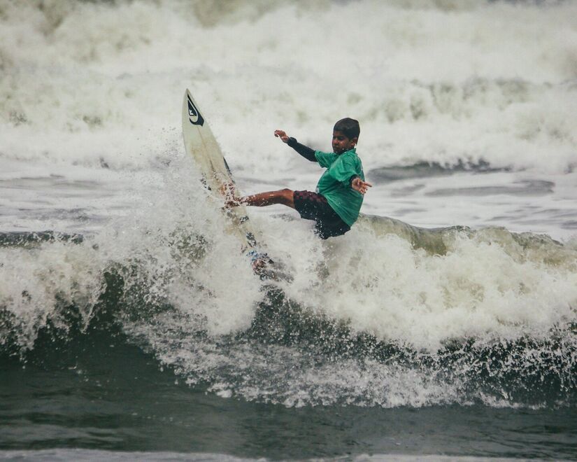 A Praia do Tombo é muita famosa por sediar campeonatos nacionais e internacionais de surf / Prefeitura de Guarujá