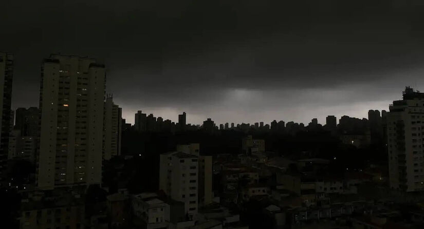 ZCAS causando a formação de temporal em SP / Paulo Pinto - Agência Brasil