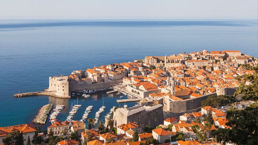 Dubrovnik, na Croácia, adota regras mais rígidas para conter ruídos no centro antigo e preservar a qualidade de vida dos moradores. Wikimedia Commons/Diego Delso

