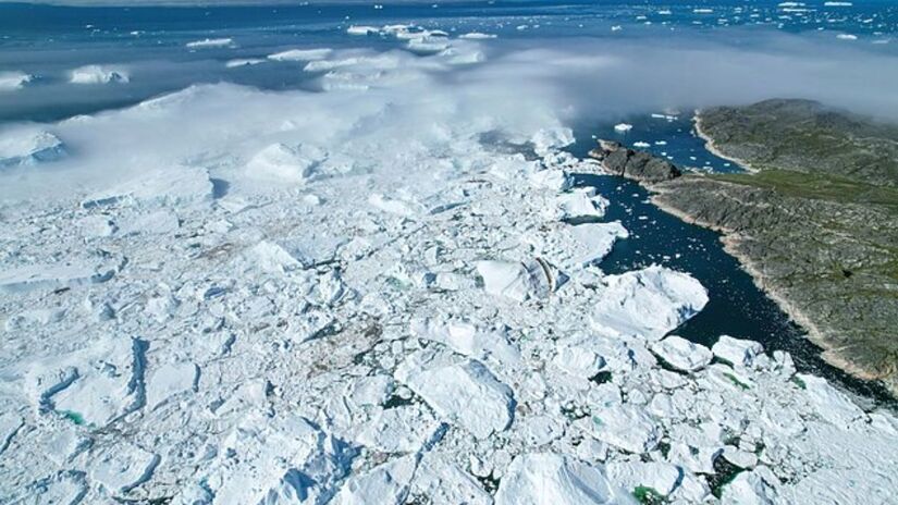 Com dados coletados em 58 pontos diferentes, cientistas conseguiram medir com precisão milimétrica o deslocamento da ilha ao longo das últimas décadas. Wikimedia Commons/Giles Laurent

