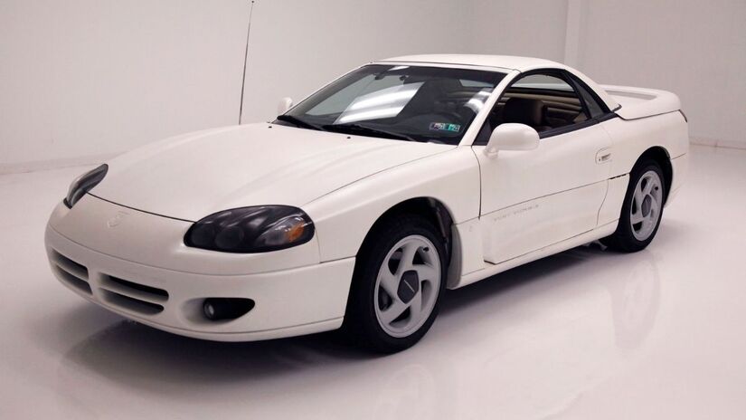Ter uma Mitsubishi 3000GT Branco era o sonho do vocalista Dinho, que conseguiu comprar o modelo 10 dias antes do acidente (classicautomall/Divulga&ccedil;&atilde;o)