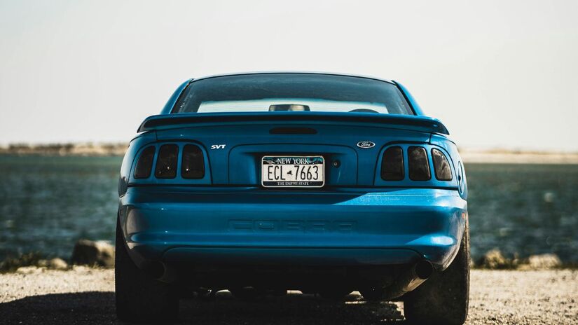 Caso haja a perda da placa, o Boletim de Ocorrência (BO) pode ser feito presencialmente ou pelo site da Polícia Civil do Estado de São Paulo. Unsplash/Jon Megna
