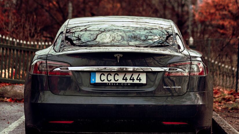 Com o BO em mãos, o condutor deve procurar o Detran-SP para solicitar a segunda via e agendar vistoria em empresa credenciada. Unsplash/Gunnar Bjarki
