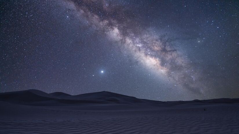 No coração da Via Láctea existe um buraco negro gigantesco / Pixabay