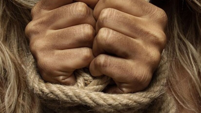 Especialistas destacam que sinais como ciúmes excessivo, ameaças e agressões físicas podem indicar risco de escalada da violência. Pixabay/Engin_Akyurt