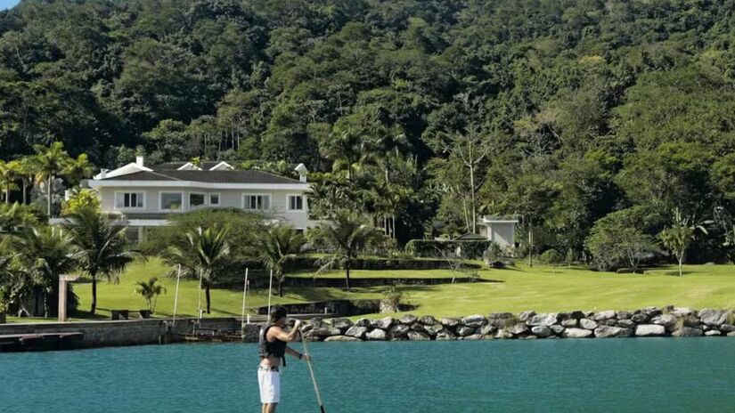 A defesa de Neymar Jr. sustentou com sucesso que a reforma em &aacute;rea residencial privada n&atilde;o exigia licenciamento ambiental pr&eacute;vio. Reprodu&ccedil;&atilde;o/Portobello