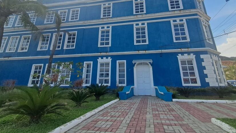 Este endereço era parada obrigatória de viajantes que desbravavam o litoral sul. Hoje, é onde se decide os rumos da cidade/Márcio Ribeiro