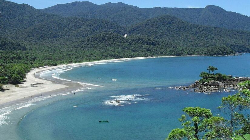 Praia de Castelhanos, Ilhabela /Foto: Iuri bertolini / Wikimedia Commons
