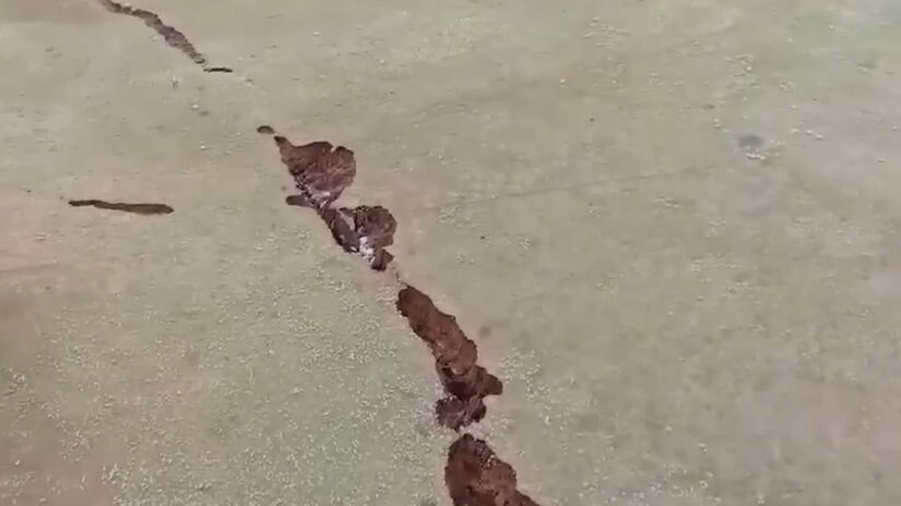 A &aacute;rea marca a separa&ccedil;&atilde;o gradual da placa africana em dois blocos: a Placa Somali e a Placa Nubiana / Reprodu&ccedil;&atilde;o/Youtube