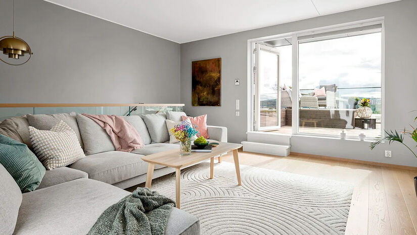 Trocar almofadas é uma das formas mais rápidas e baratas de atualizar a sala.  Pixabay