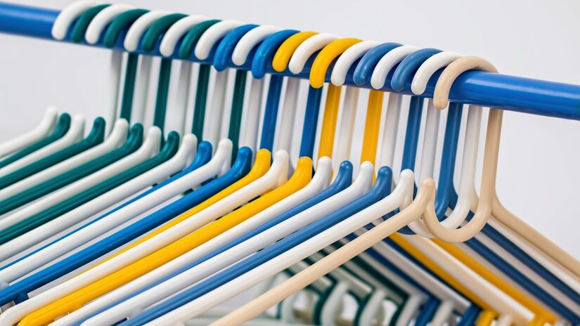 Criado para evitar roupas amassadas, o cabide mudou a forma de guardar vestuário / Pixabay